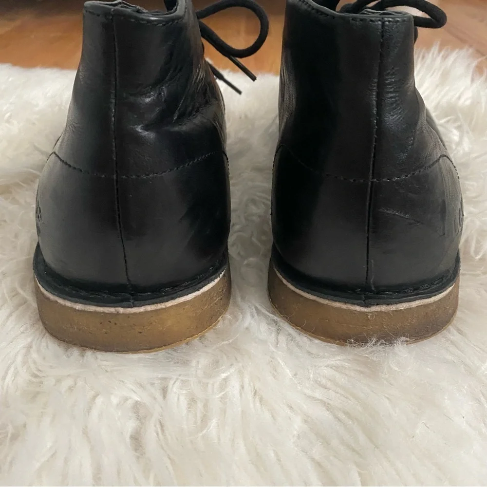 UGG Leighton Black Crepe Leather Lace Up Desert Chukka Boots Size 9